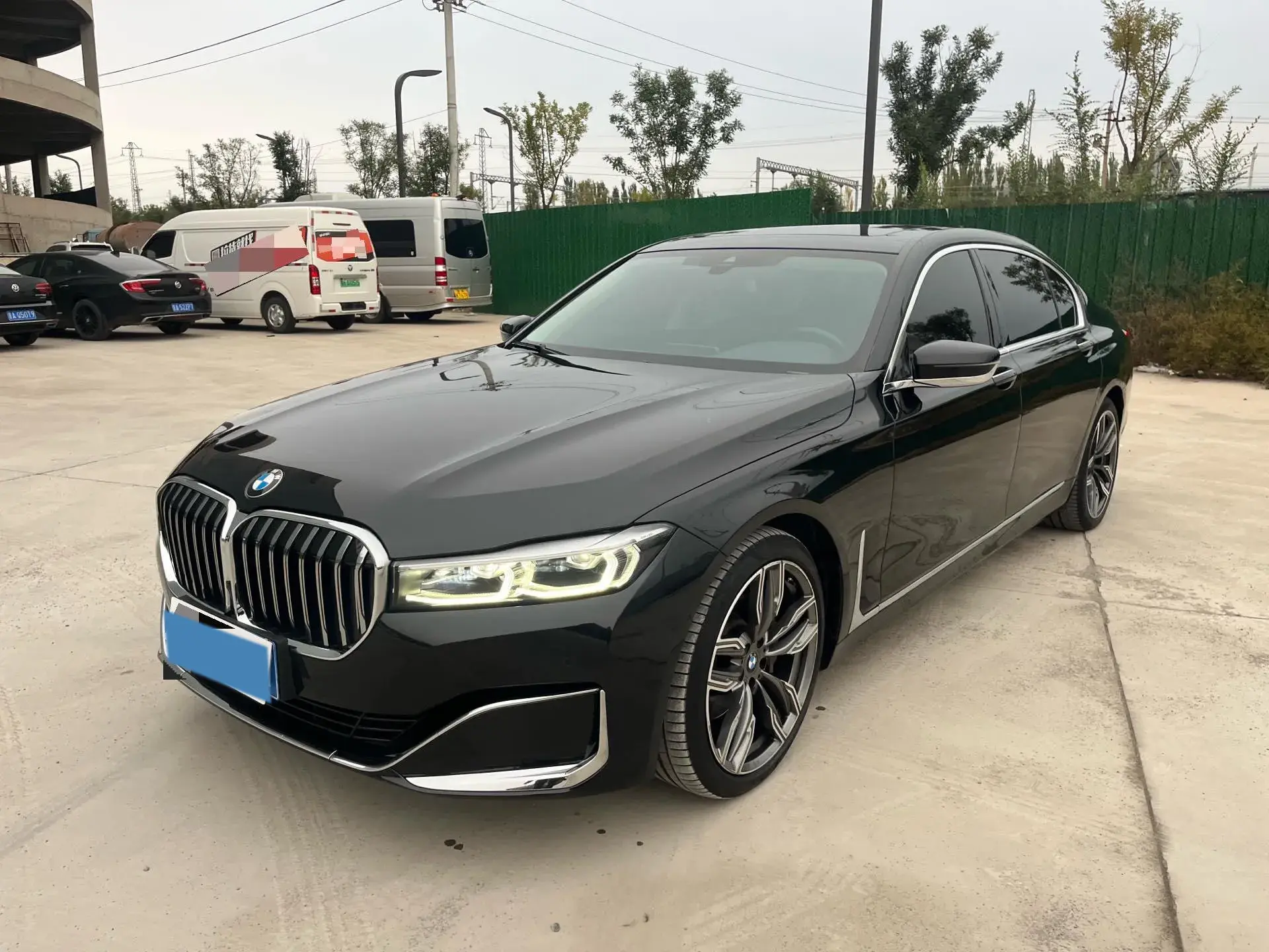 2021 BMW 7 view 1