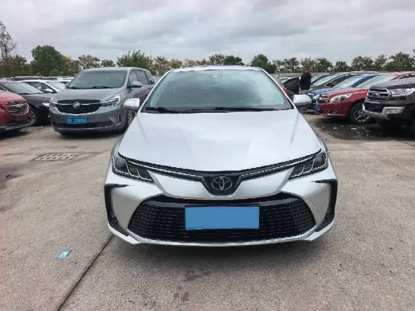 2019 TOYOTA COROLLA thumbnail 2