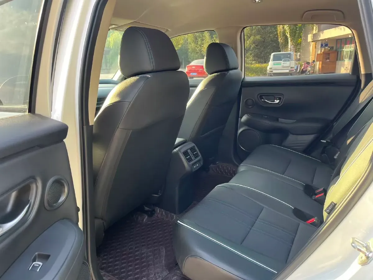 2023 Honda HR-V 1.5T 182HP L4 CVT,autocango,china used car exporter,china ev exporter,chinese used car exporter,chinese used ev exporter