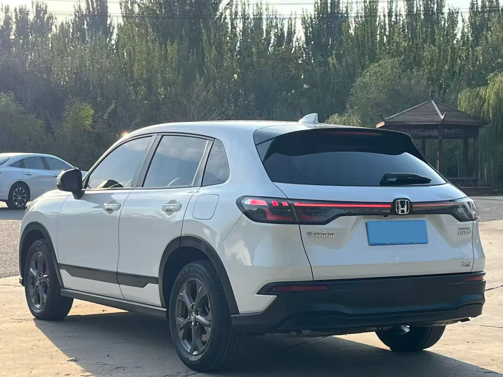 2023 HONDA HR-V thumbnail 4