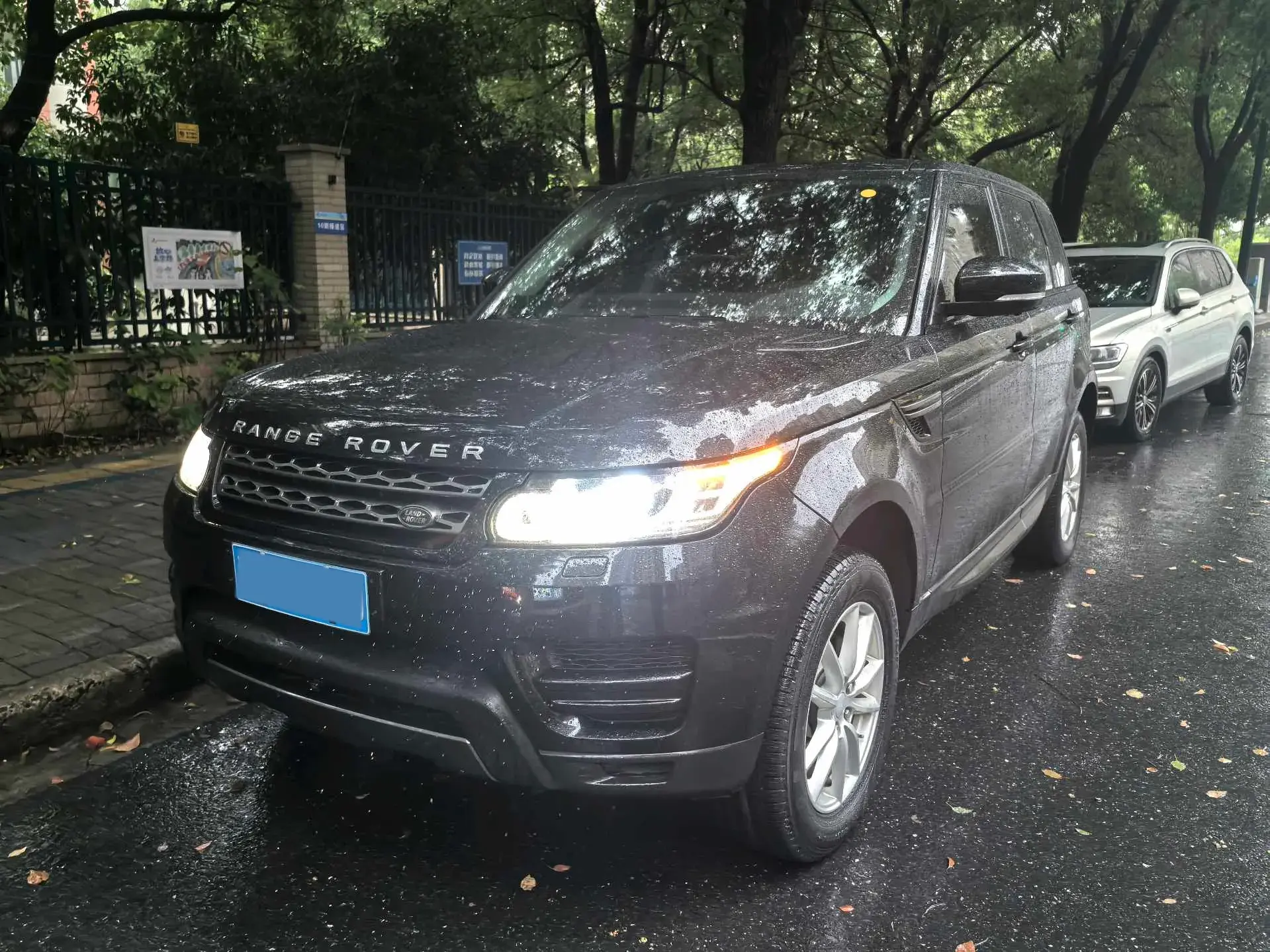 2018 LAND ROVER view 1