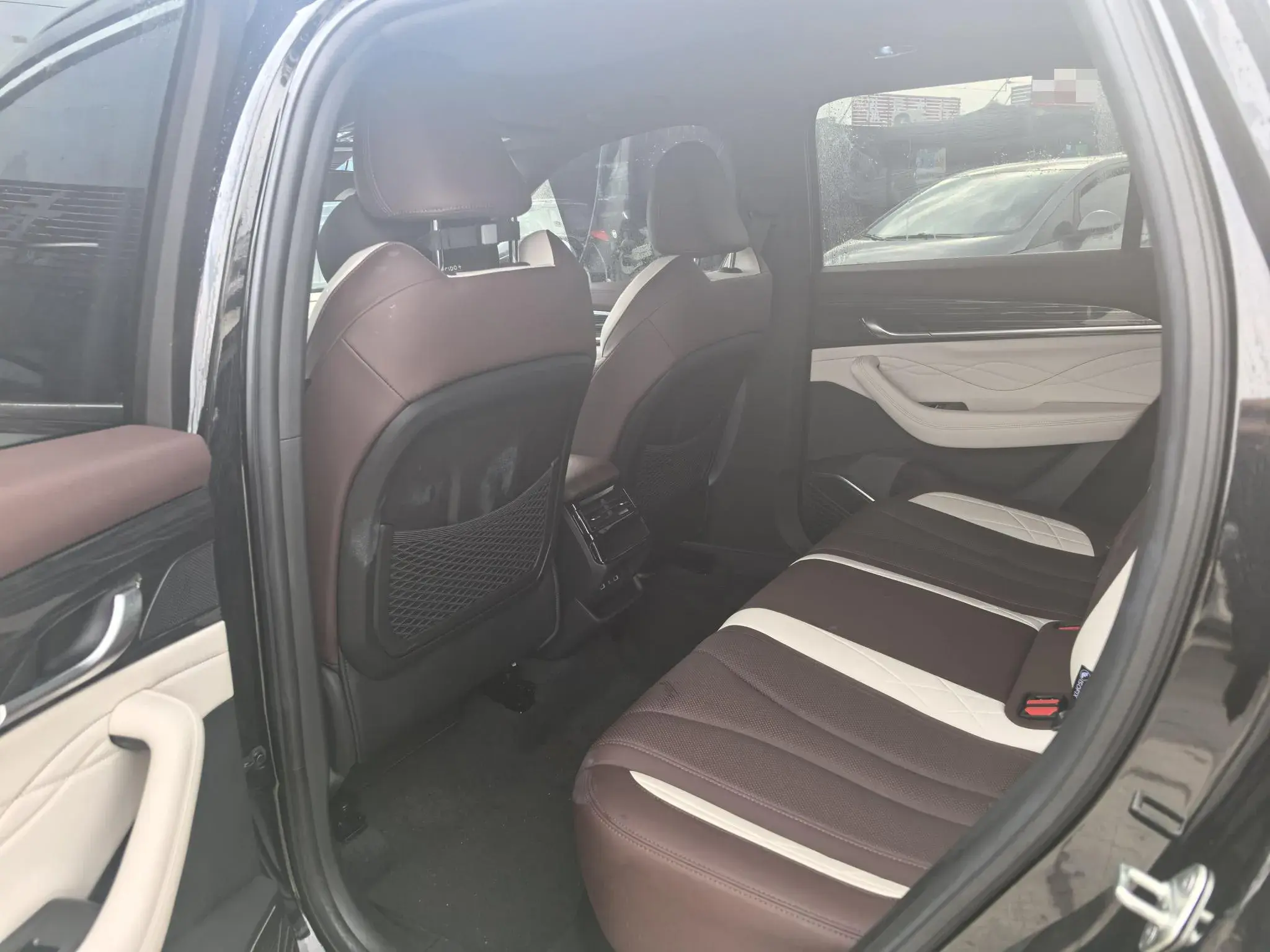 2024 GEELY MONJARO thumbnail 4