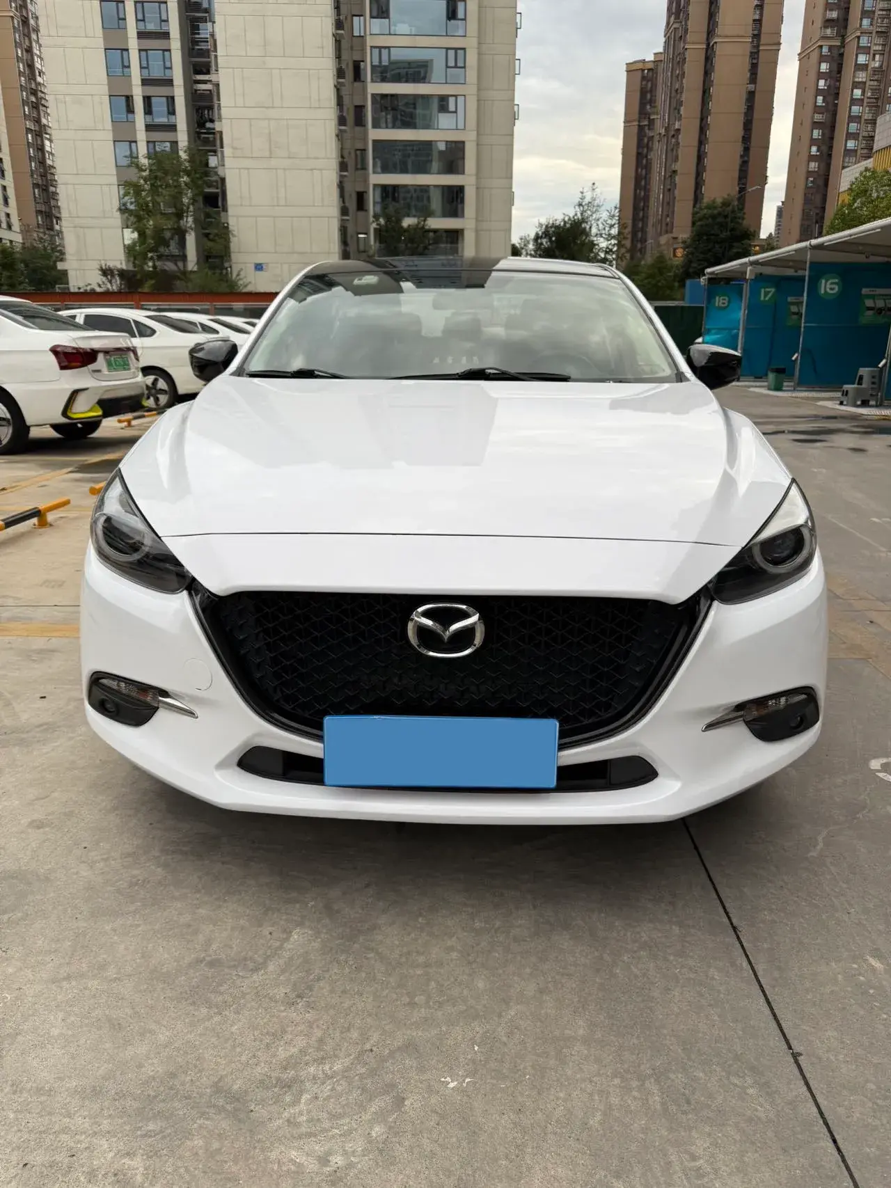 2017 MAZDA 3 thumbnail 2