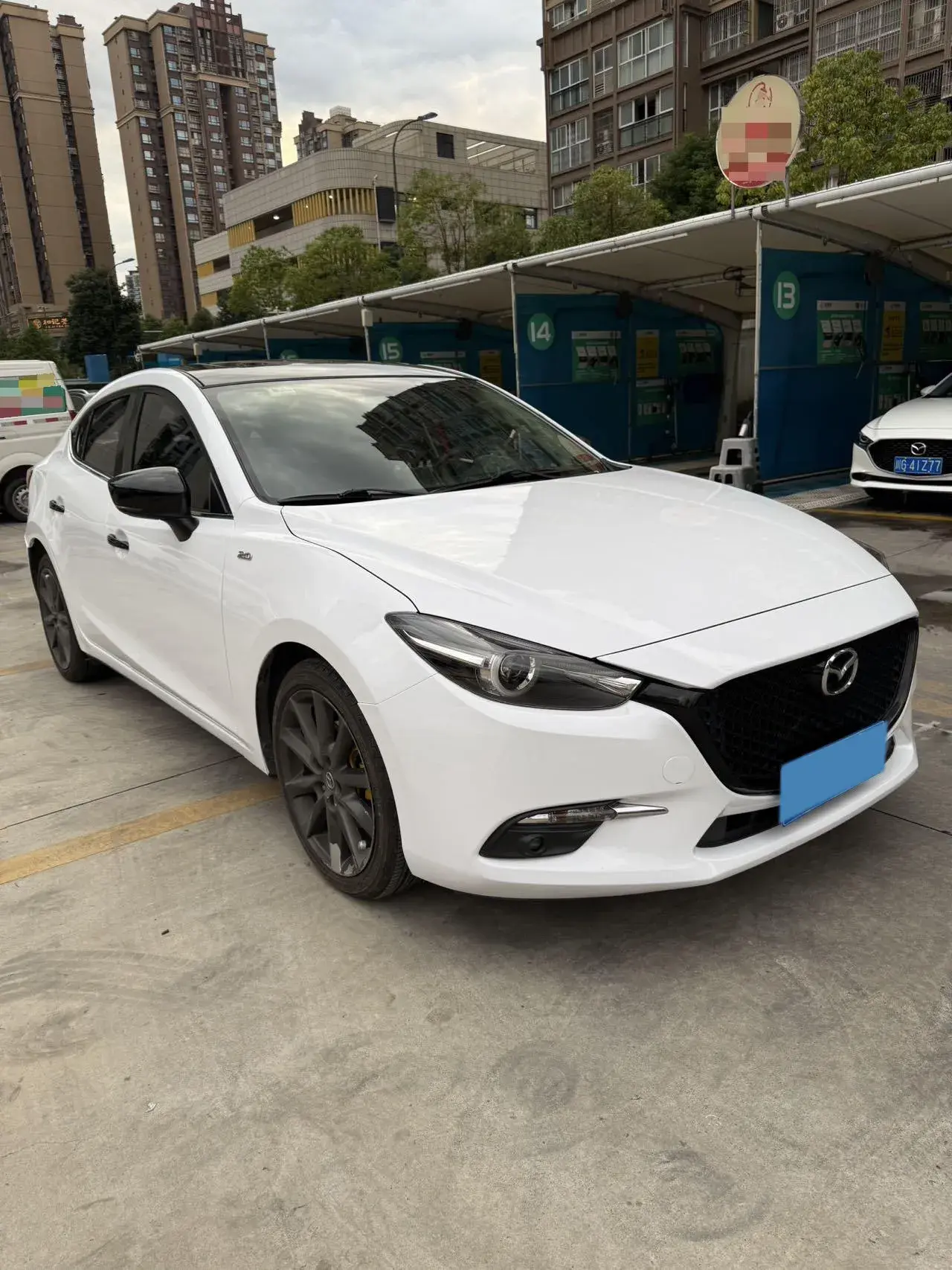 2017 MAZDA 3 thumbnail 3