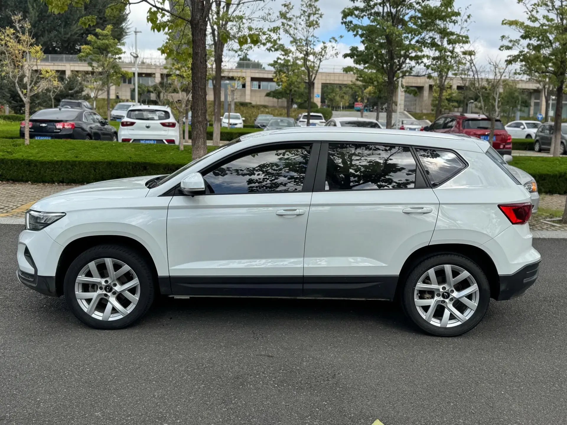 2022 JETTA VS5 thumbnail 2