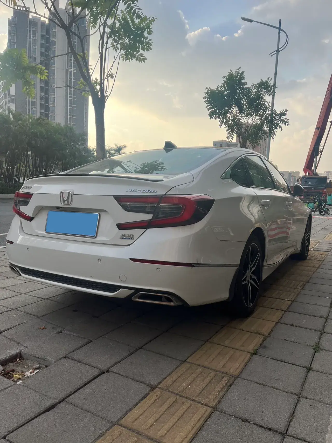 2022 HONDA ACCORD thumbnail 4