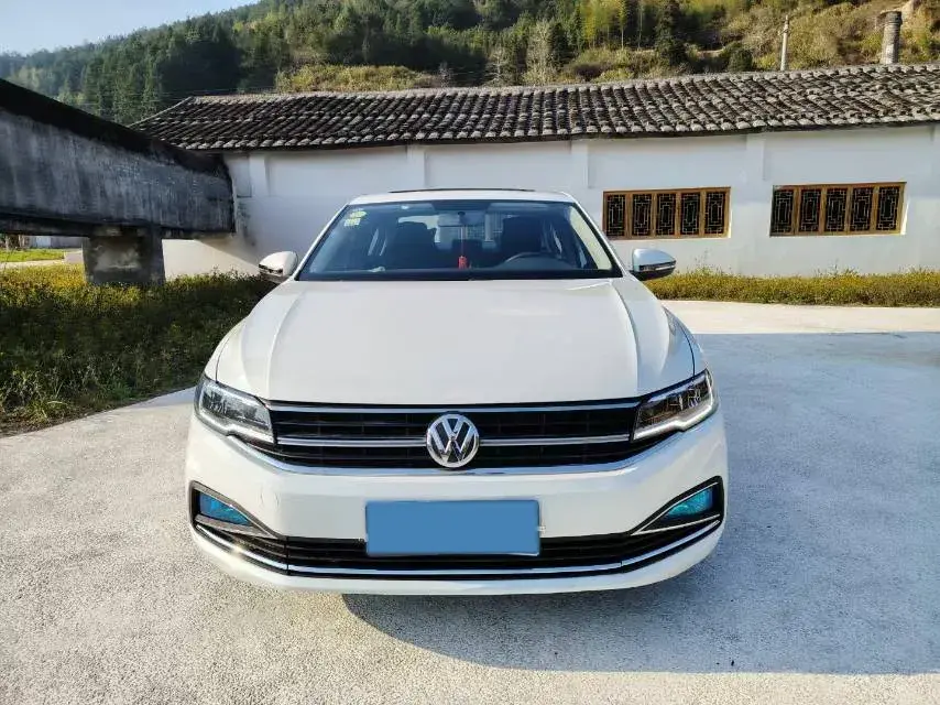 2021 VOLKSWAGEN BORA thumbnail 2