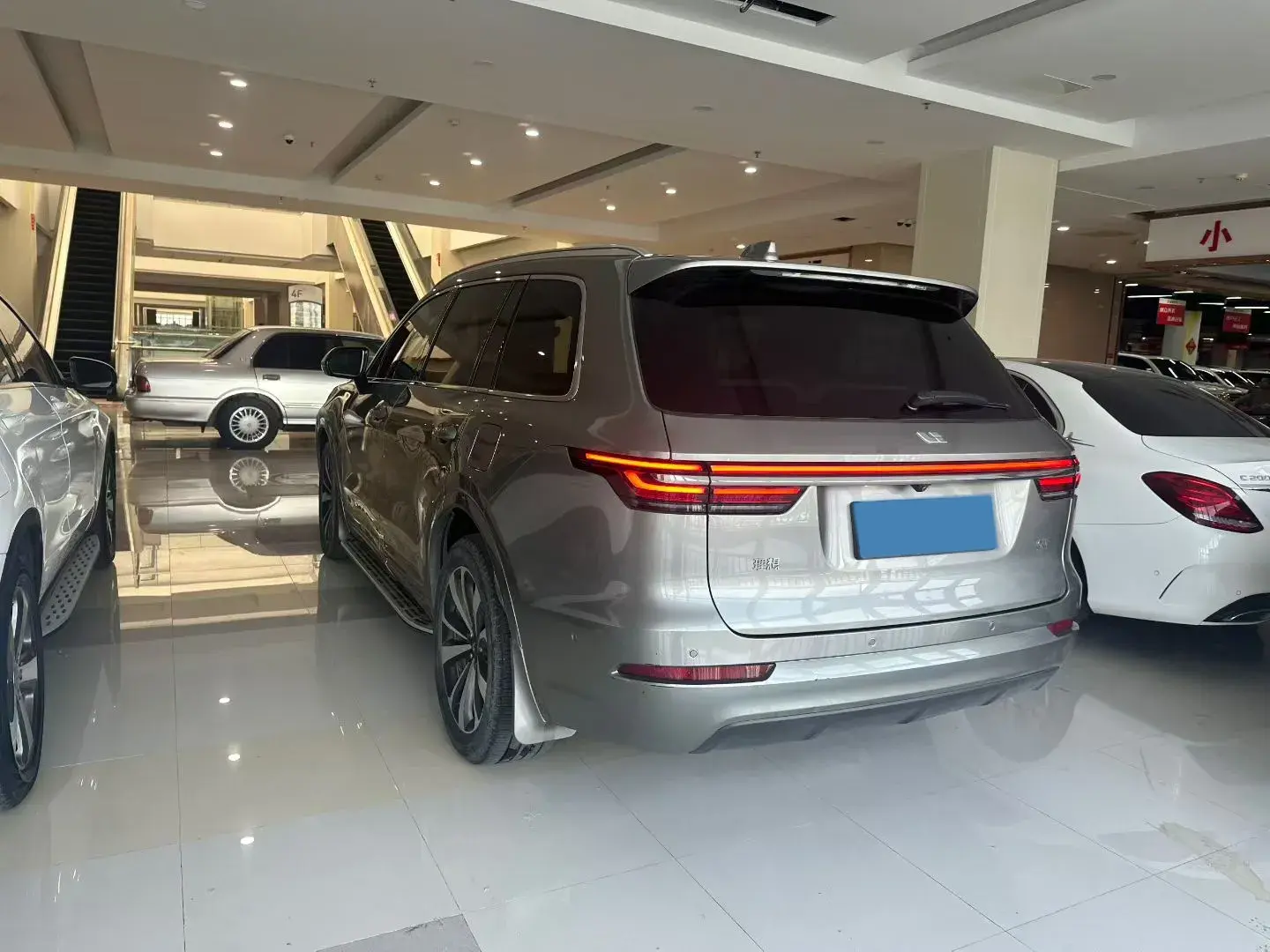 2021 LI ONE thumbnail 4