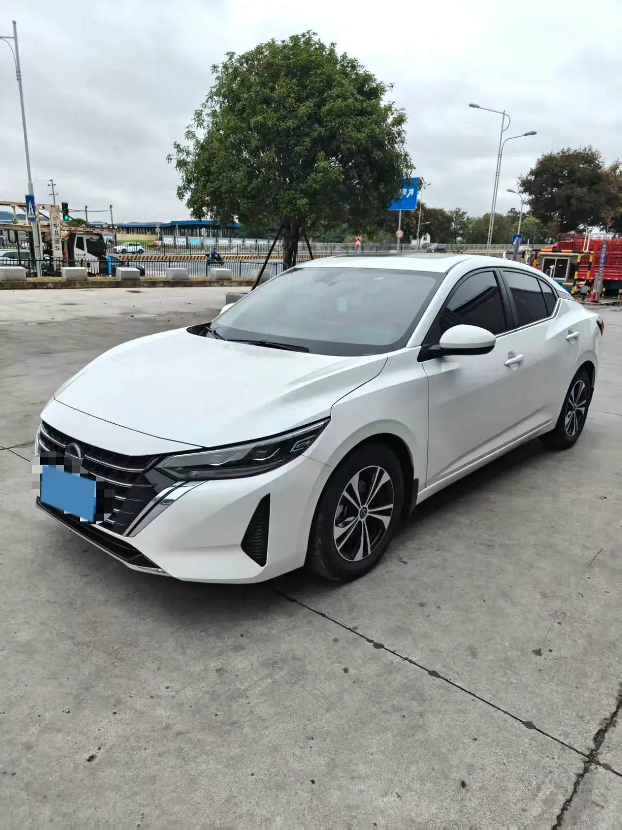 2023 NISSAN SYLPHY view 1