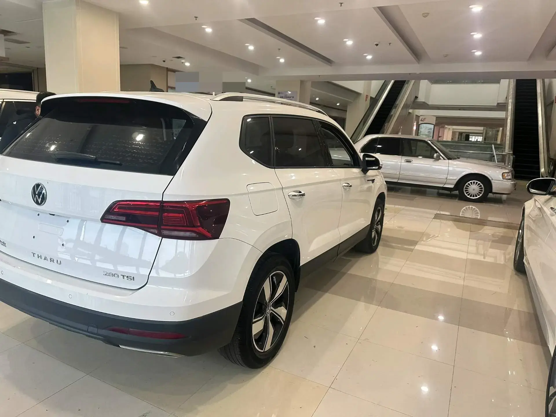 2021 VOLKSWAGEN THARU thumbnail 4