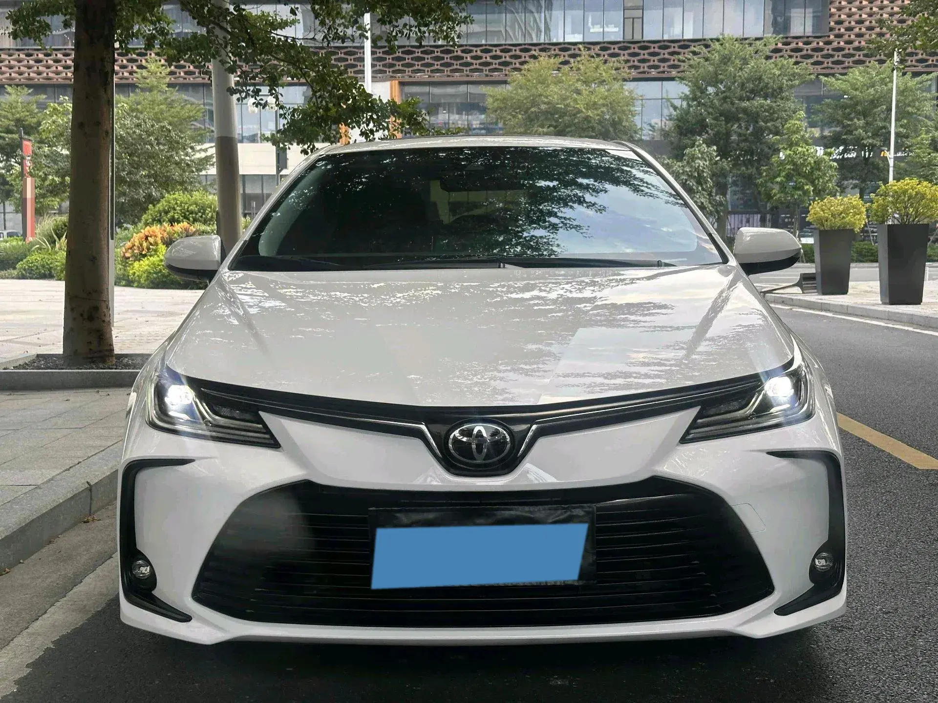2021 TOYOTA COROLLA thumbnail 2