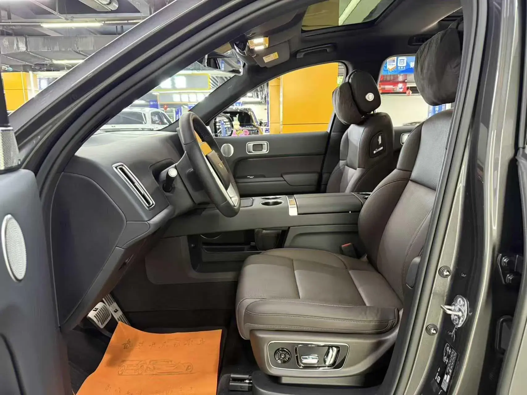 2023 LI L8 thumbnail 2