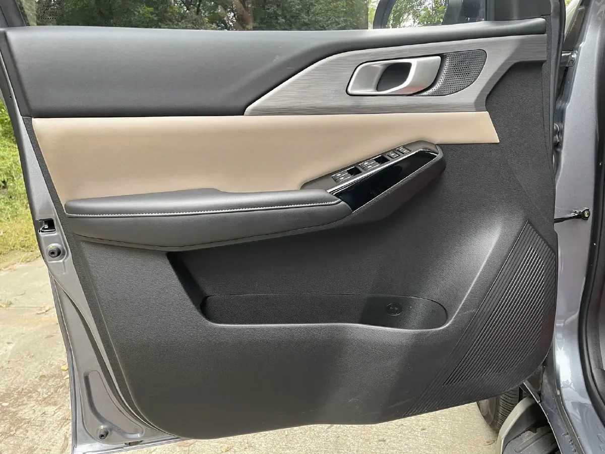 2024 ChangAn Hunter 2.0T 190HP L4 REEV 31.18KWH,autocango,china used car exporter,china ev exporter,chinese used car exporter,chinese used ev exporter