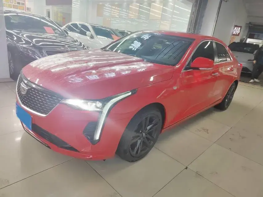 2022 CADILLAC CT4 view 1