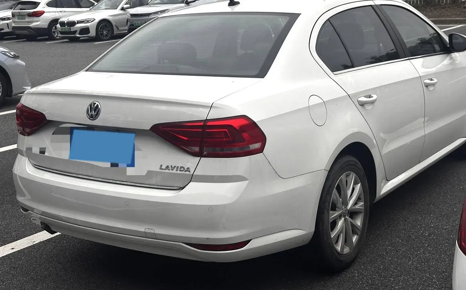 2017 VOLKSWAGEN LAVIDA thumbnail 2