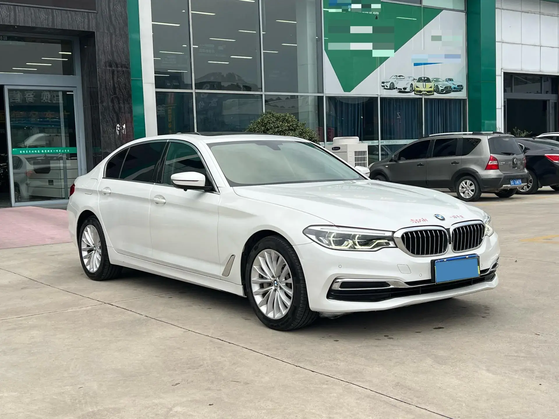 2020 BMW 5 thumbnail 3