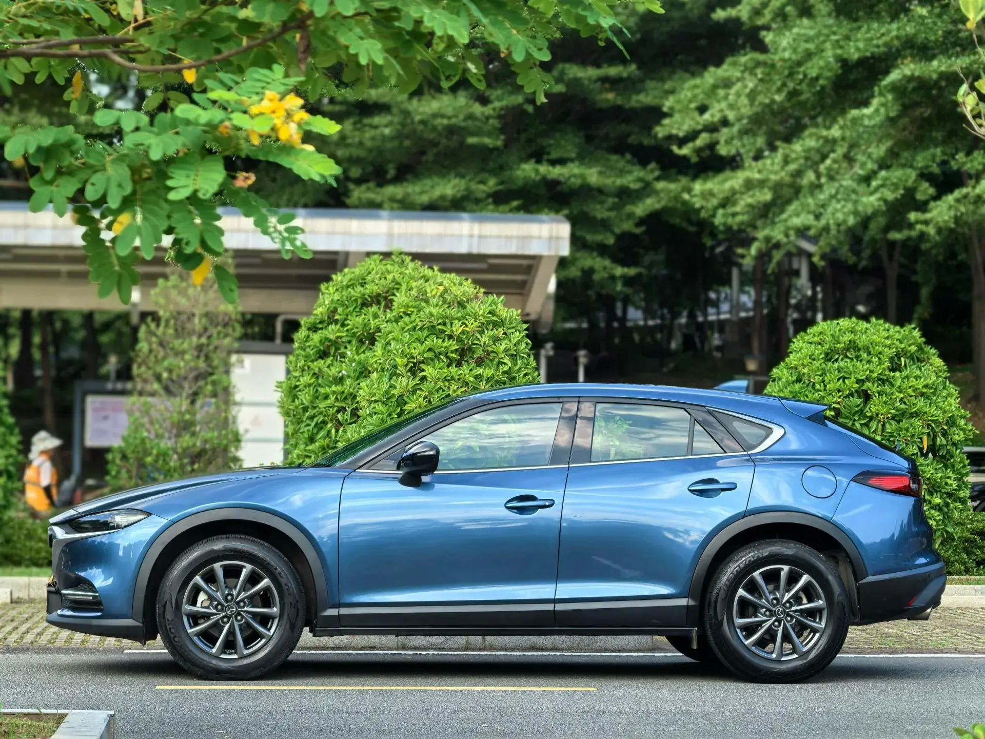 2020 MAZDA CX-4 thumbnail 4