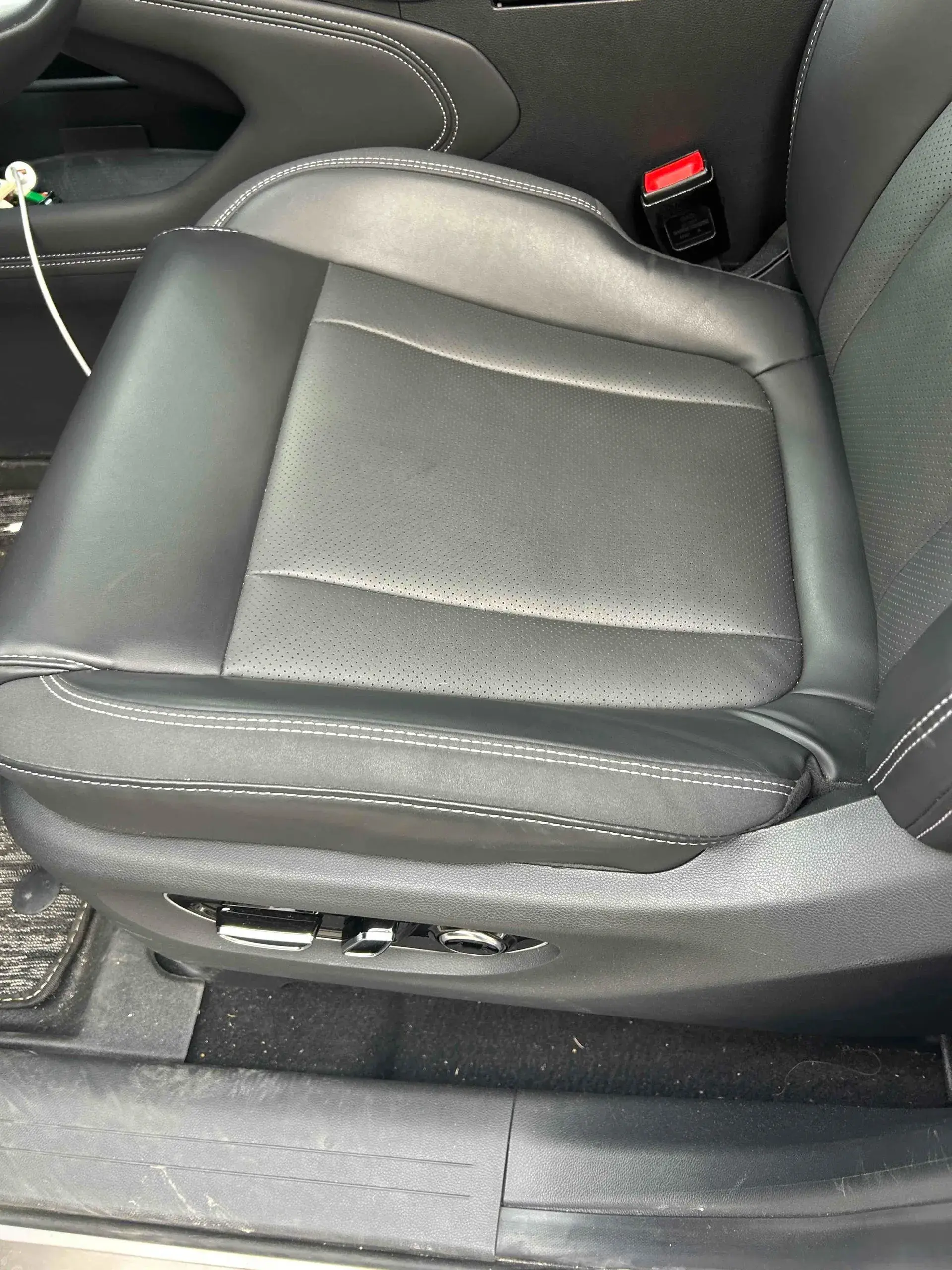 2023 AION V thumbnail 3