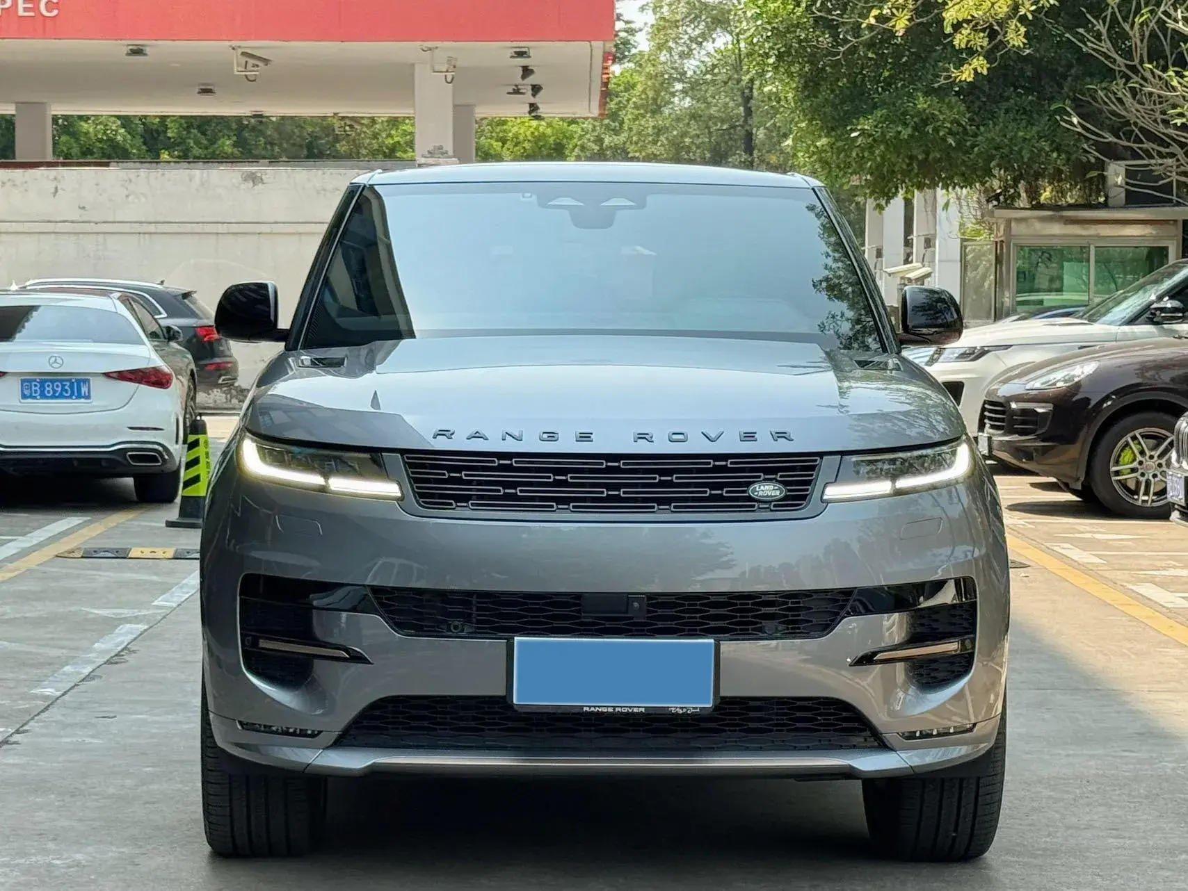 2025 LAND ROVER thumbnail 2