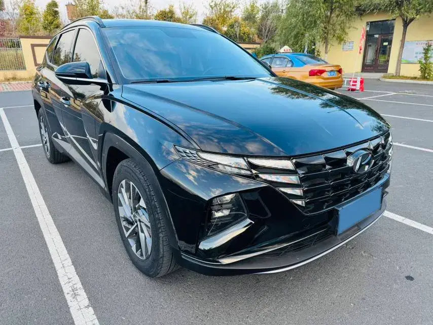 2023 HYUNDAI TUCSON thumbnail 3