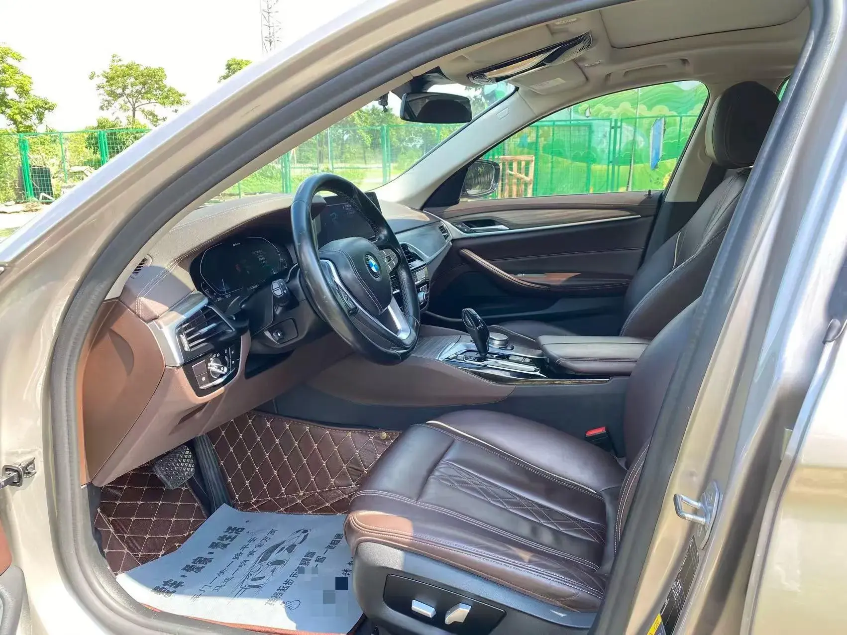 2020 BMW 5 thumbnail 4