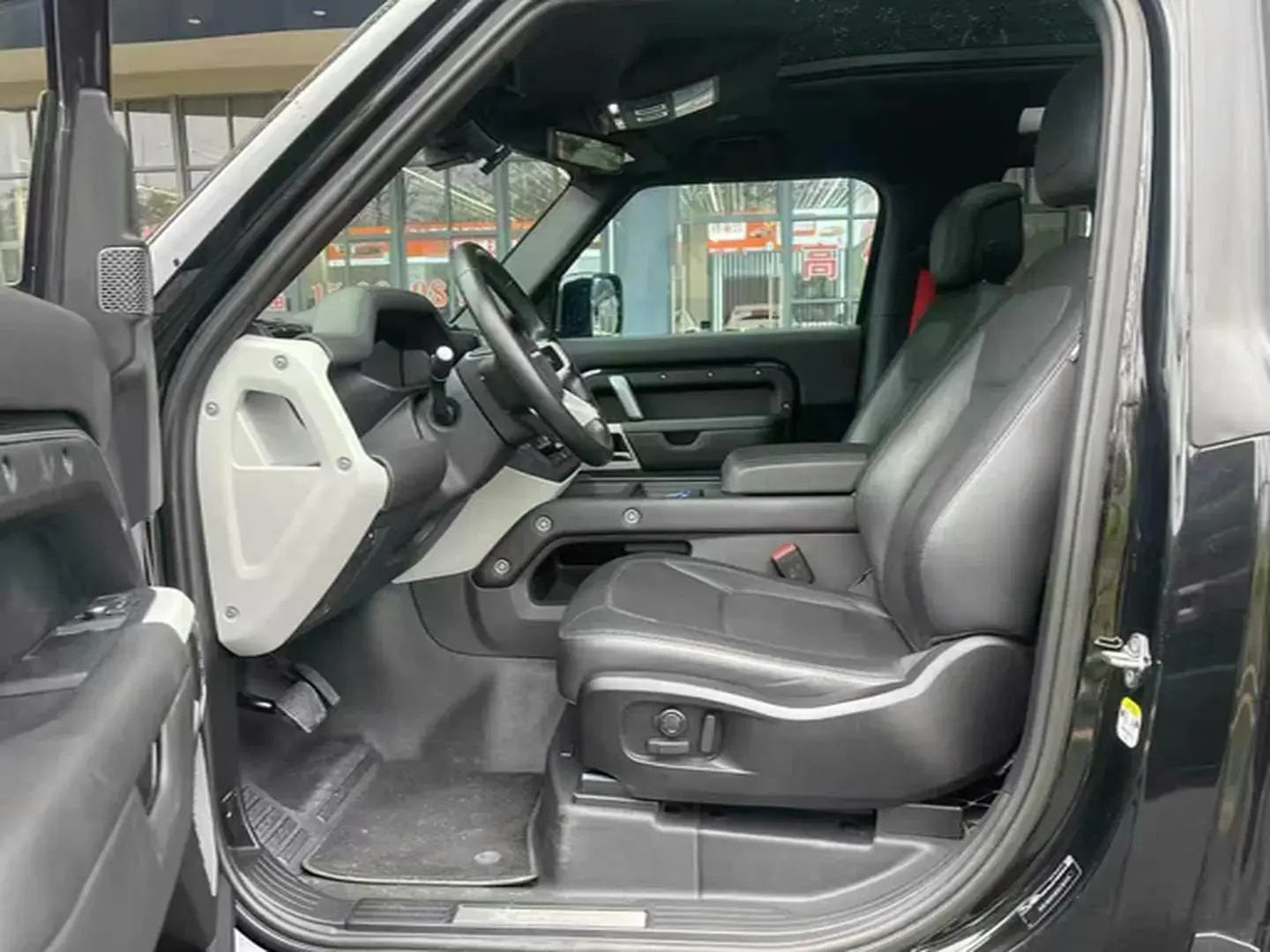 2023 LAND ROVER thumbnail 2