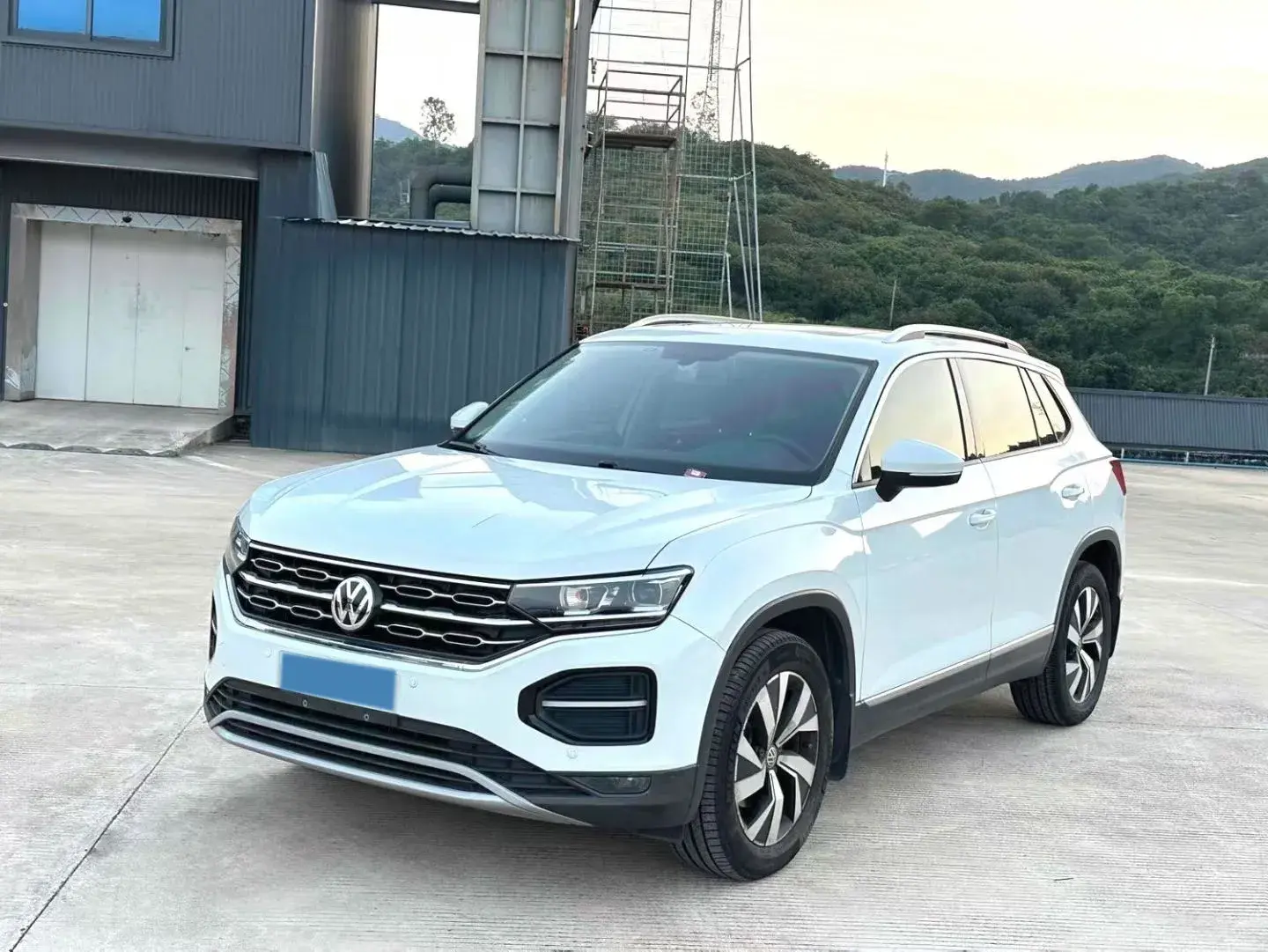 2019 VOLKSWAGEN TAYRON view 1