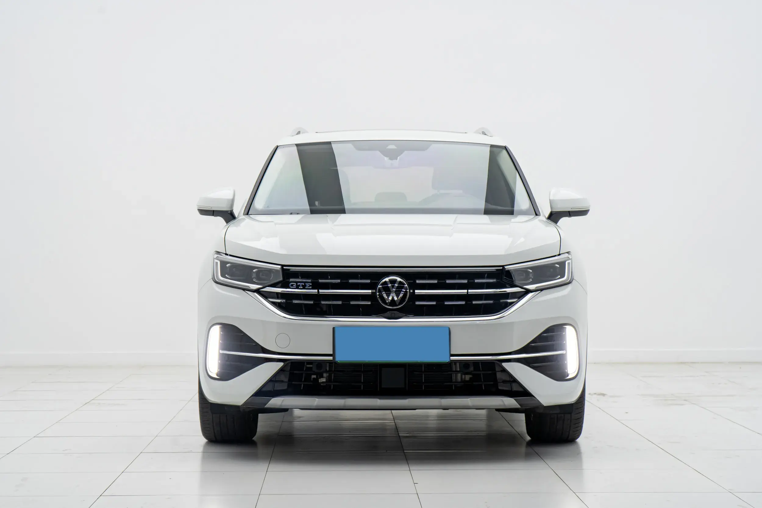 2023 VOLKSWAGEN TAYRON thumbnail 2