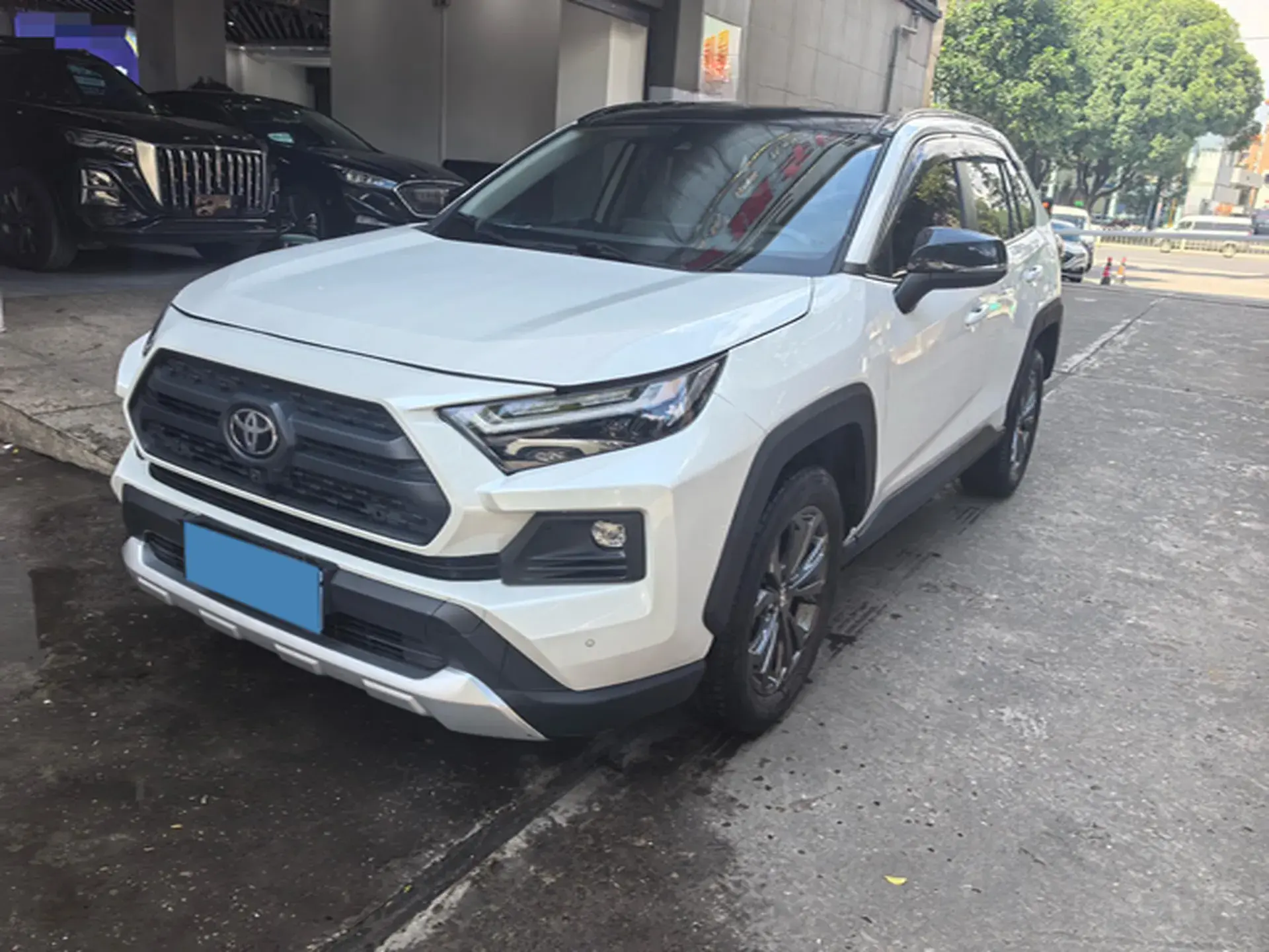 2023 TOYOTA RAV4 view 1