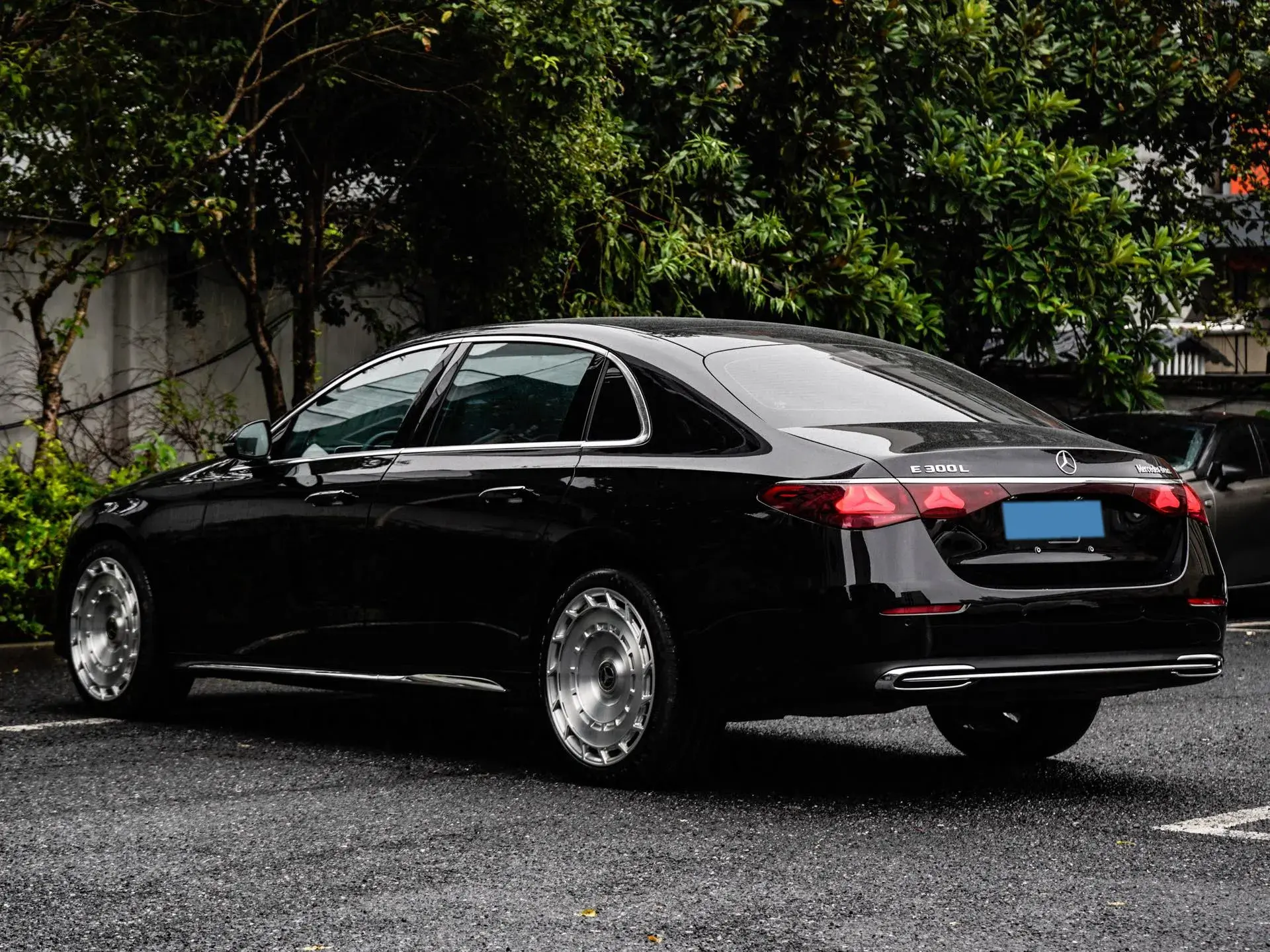 2025 MERCEDES-BENZ E thumbnail 4