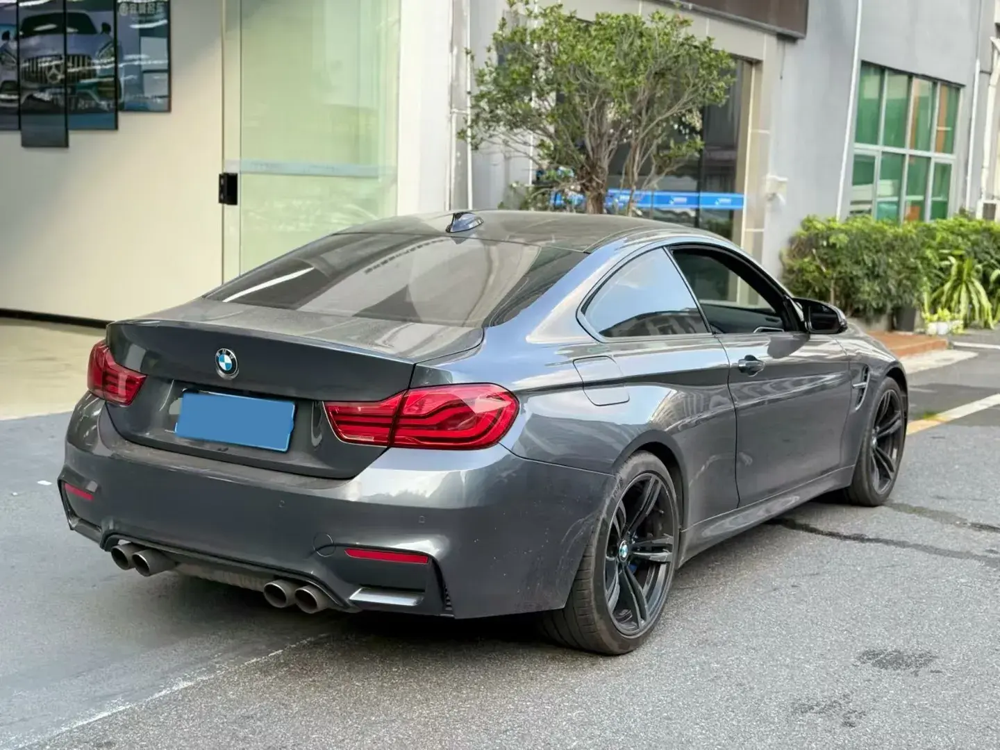 2019 BMW M4 thumbnail 3