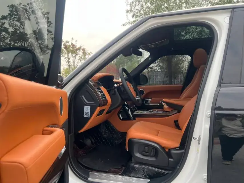 2017 LAND ROVER thumbnail 4