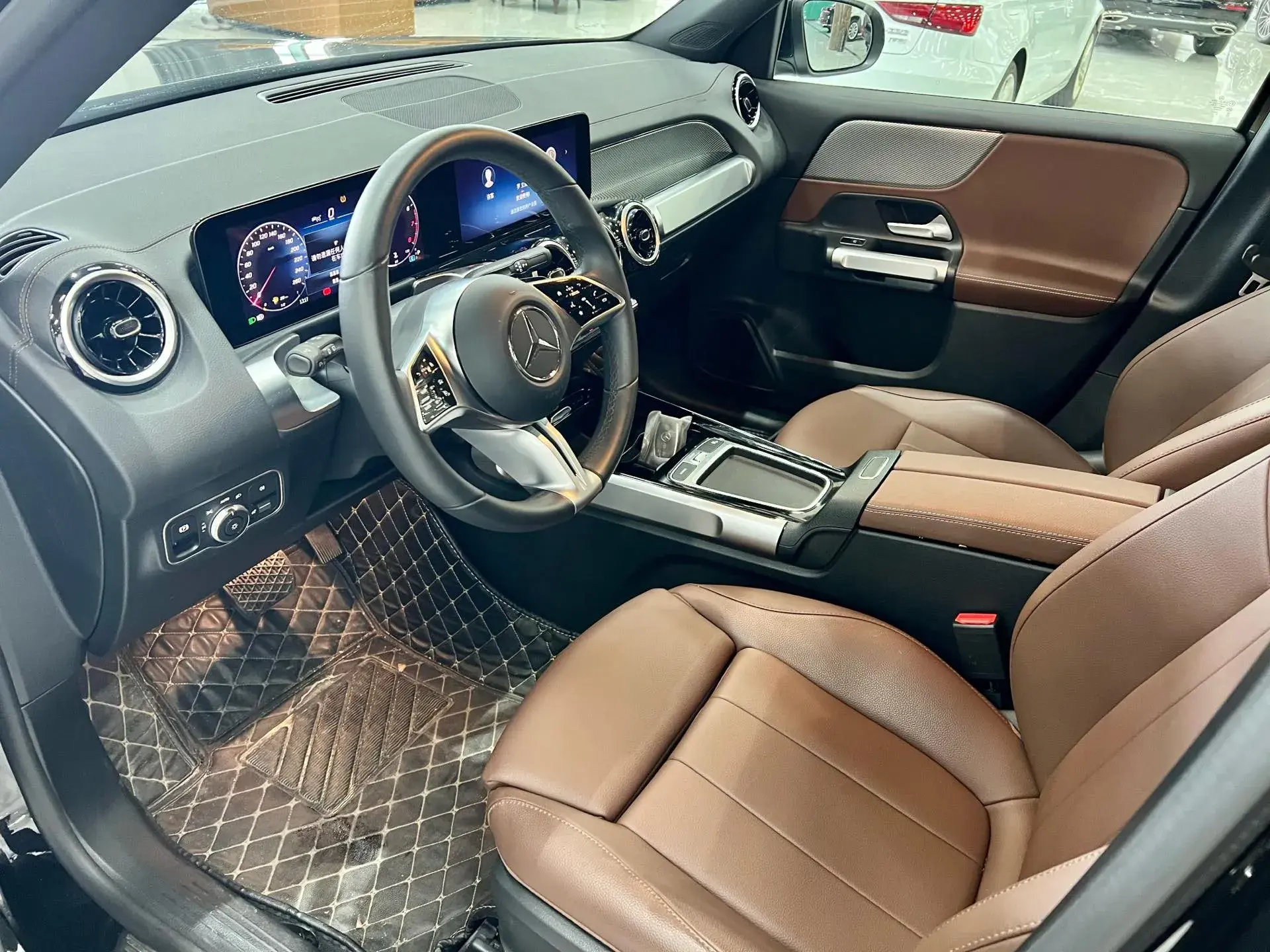 2024 MERCEDES-BENZ GLB thumbnail 4