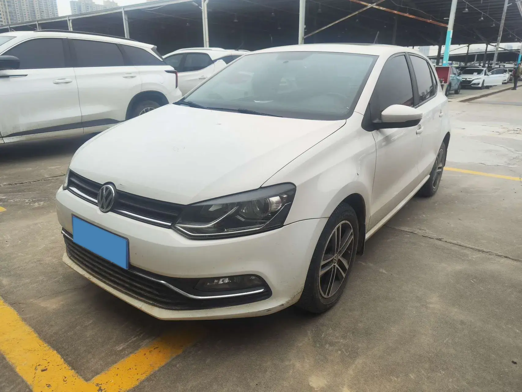 2016 VOLKSWAGEN POLO view 1