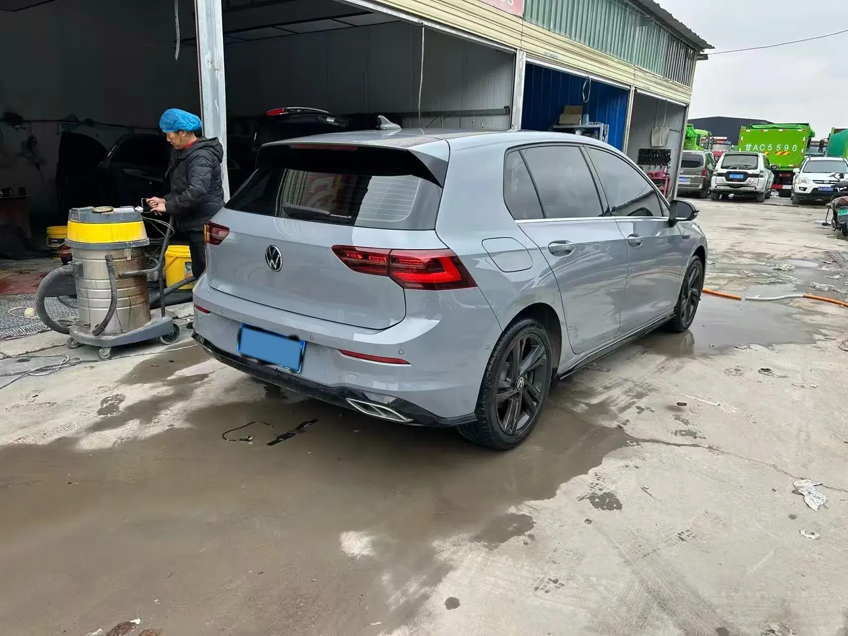 2021 VOLKSWAGEN GOLF thumbnail 4