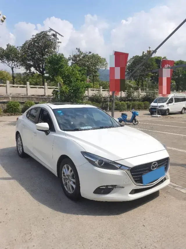 2017 MAZDA 3 thumbnail 3