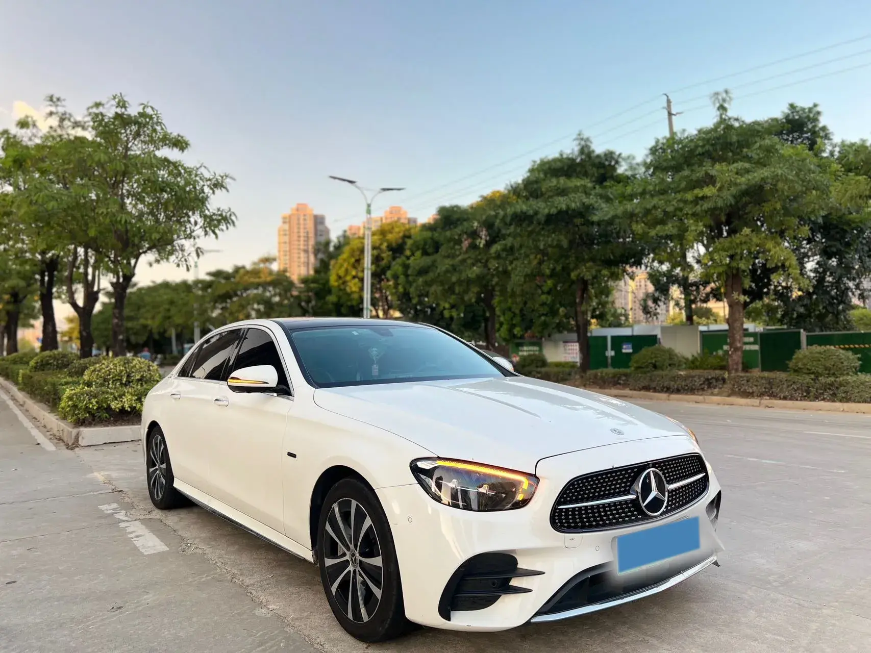 2021 MERCEDES-BENZ E thumbnail 3