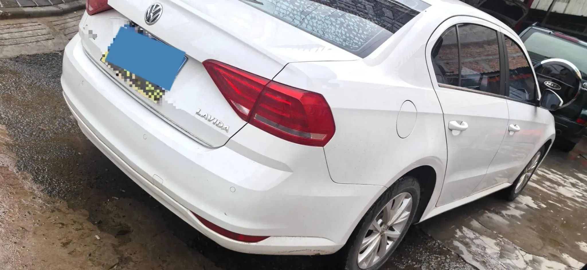 2017 VOLKSWAGEN LAVIDA thumbnail 4