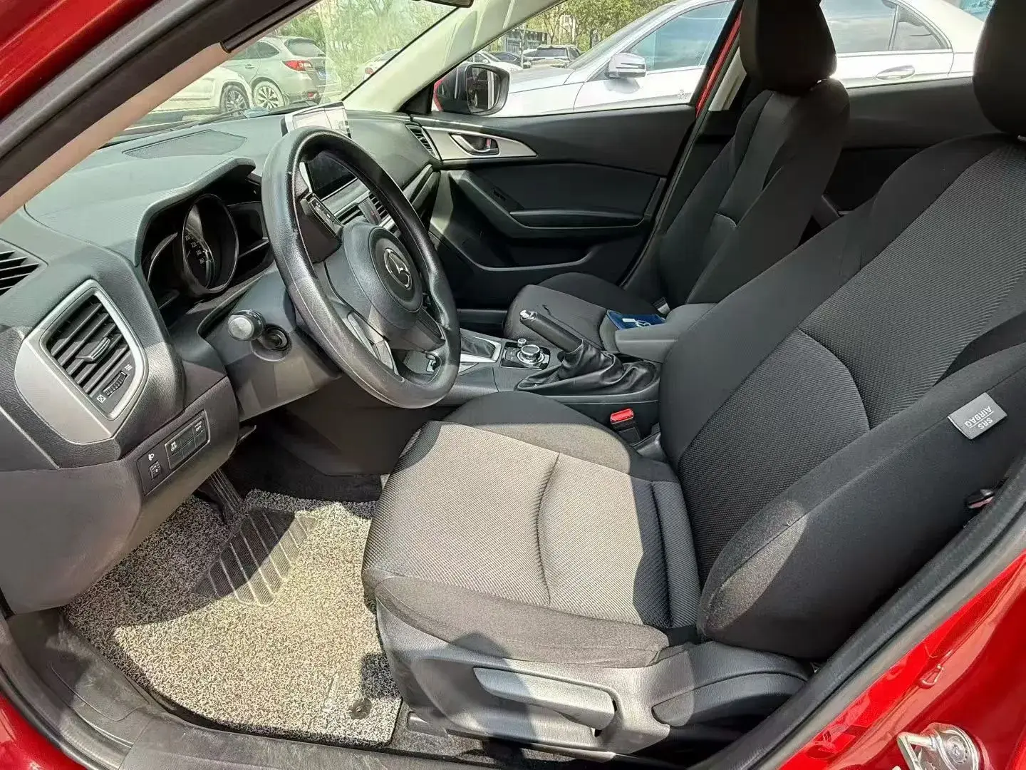 2017 MAZDA 3 thumbnail 2