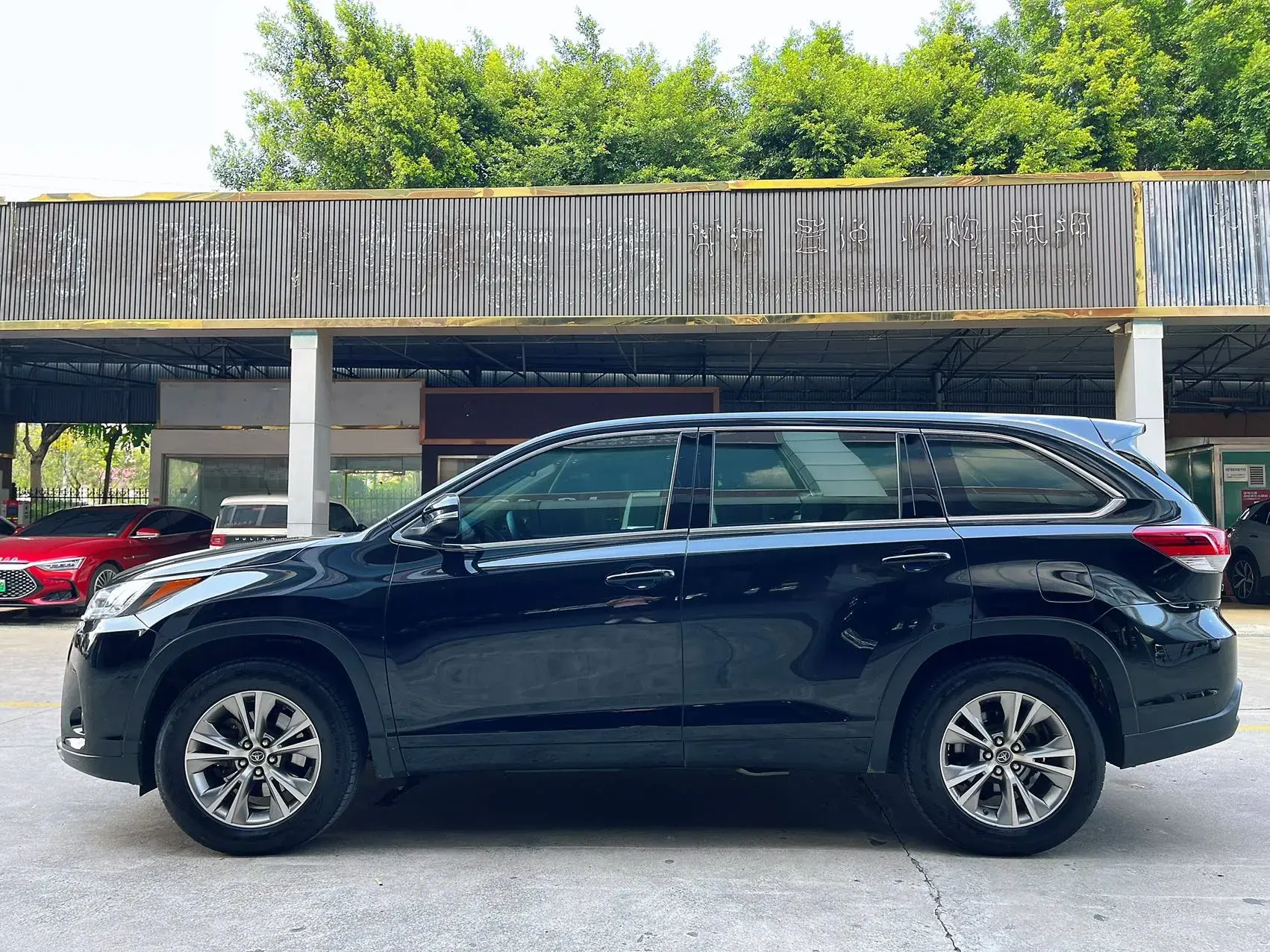 2021 TOYOTA HIGHLANDER thumbnail 3