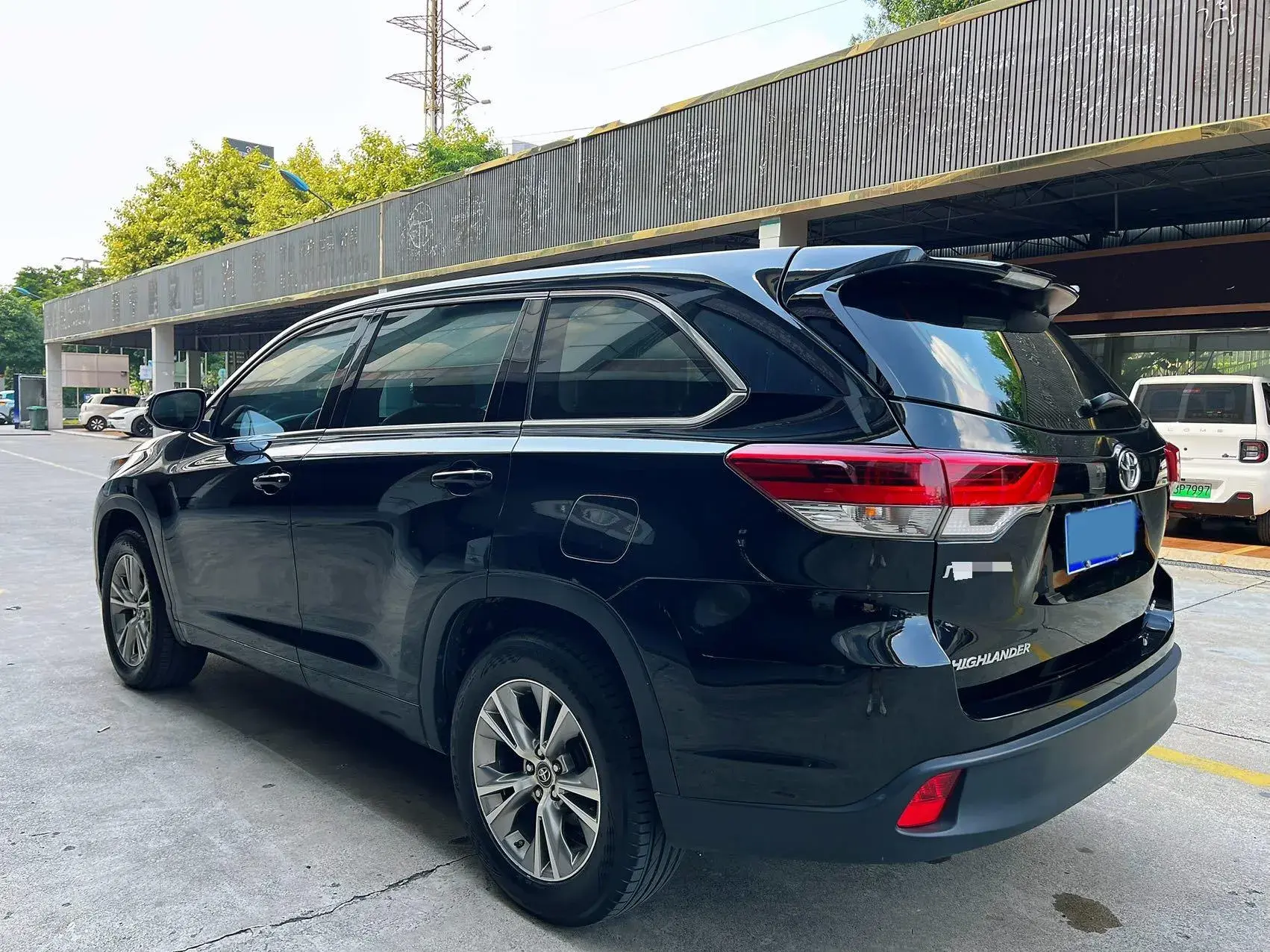 2021 TOYOTA HIGHLANDER thumbnail 4