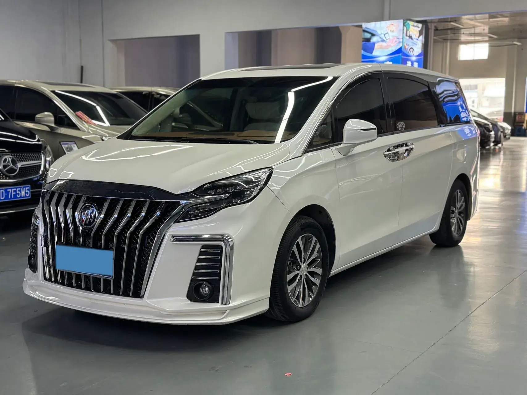 2020 BUICK GL8 view 1