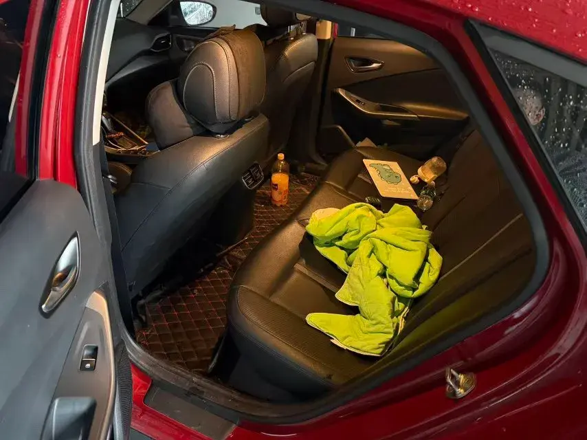 2019 HYUNDAI LA thumbnail 4