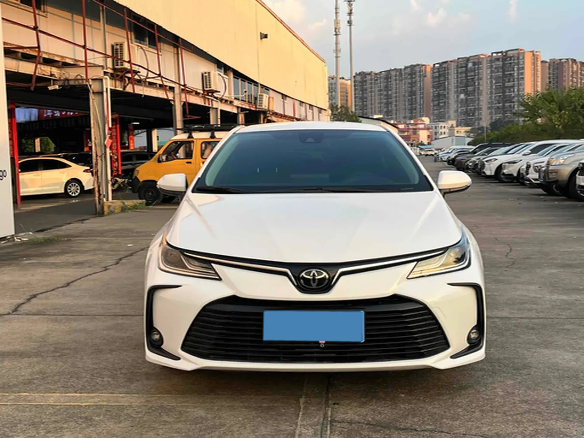 2021 TOYOTA COROLLA thumbnail 2