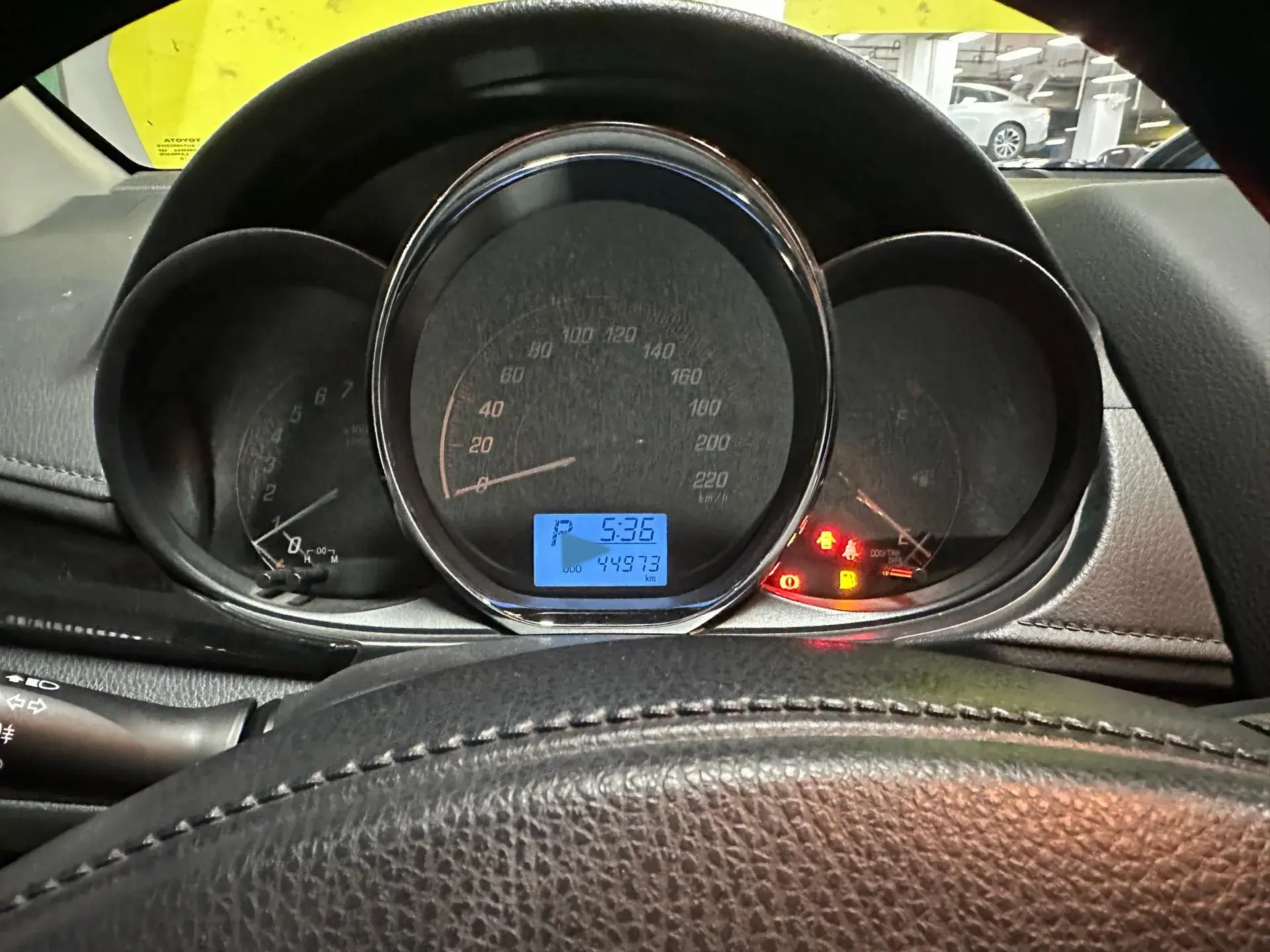 2021 TOYOTA YARIS thumbnail 3