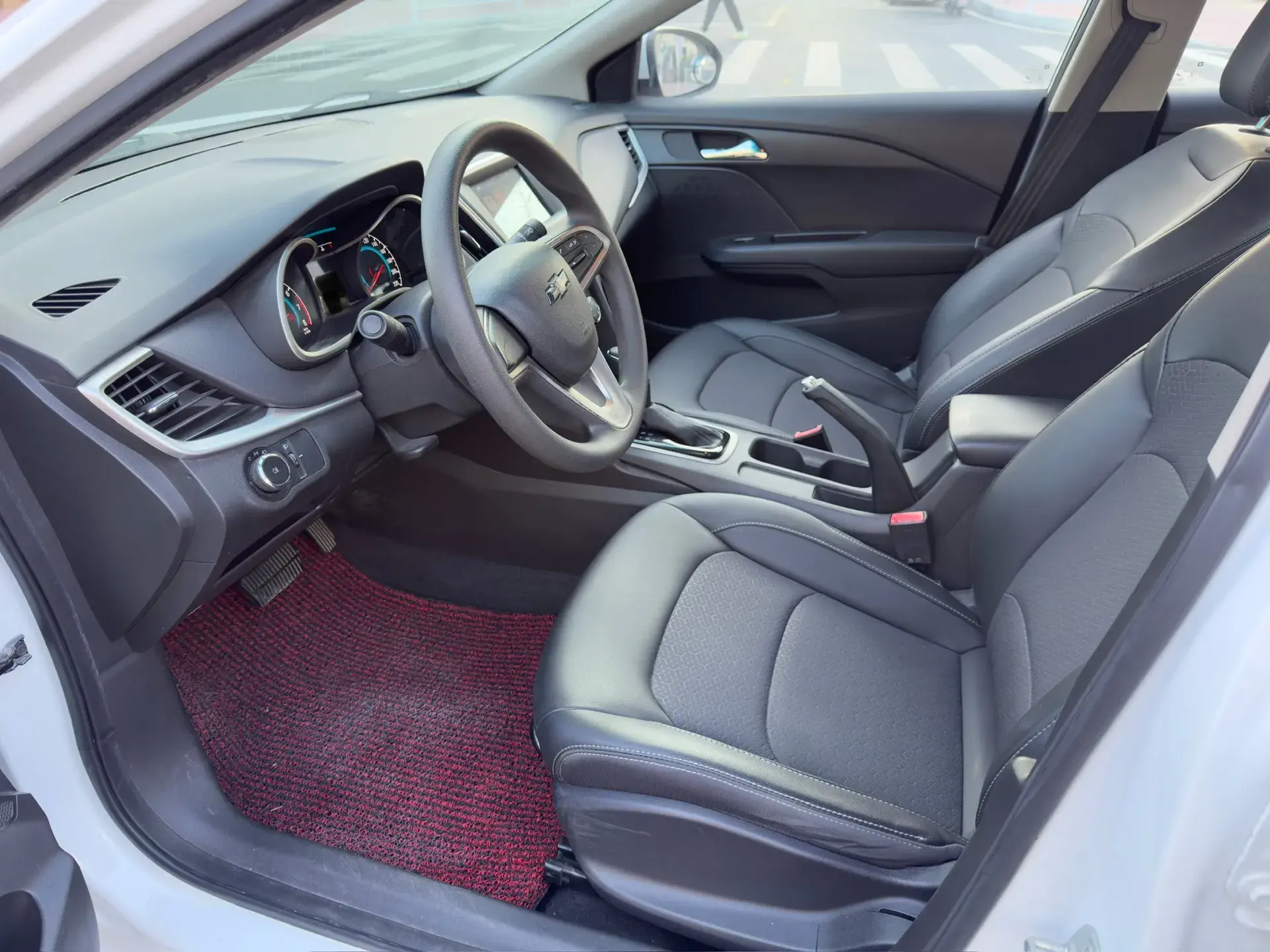 2018 CHEVROLET CAVALIER thumbnail 4