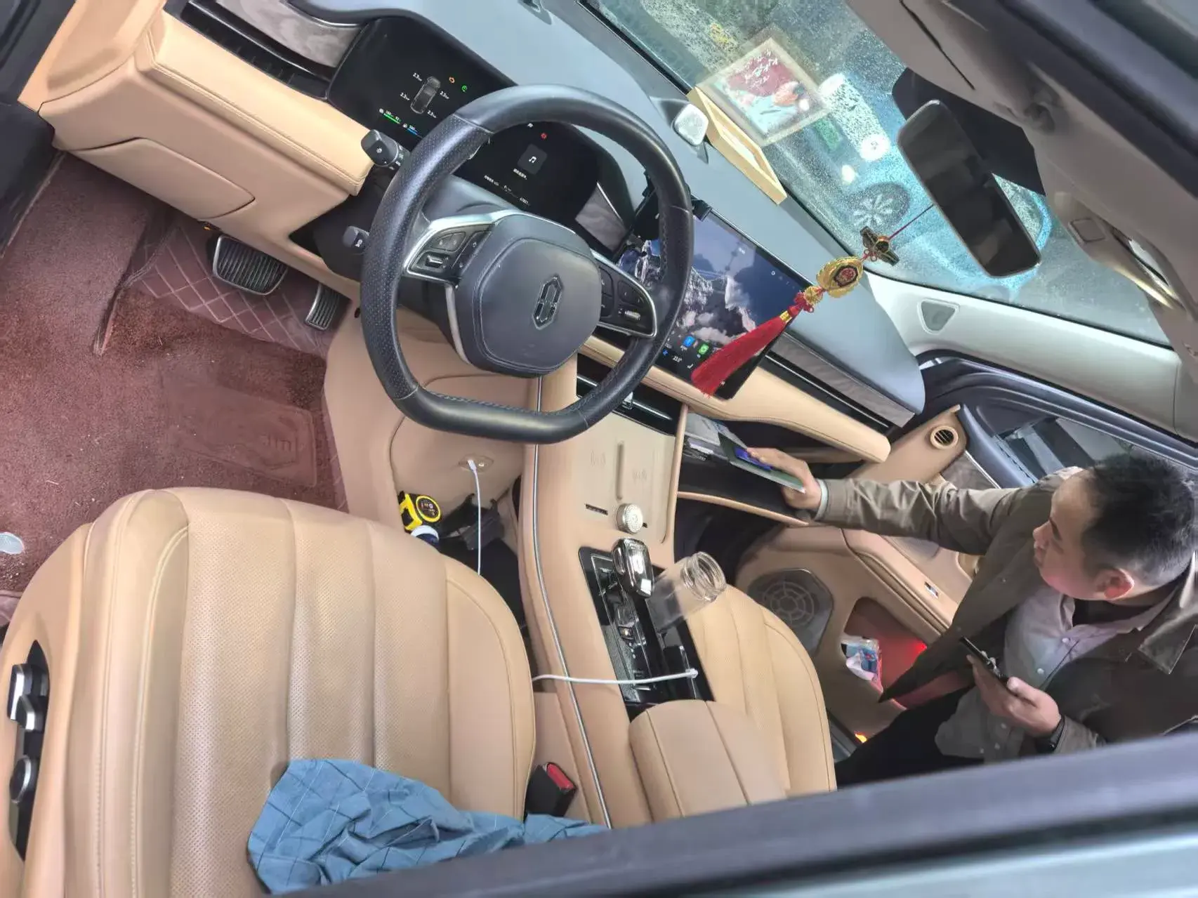 2022 AITO AITO thumbnail 2