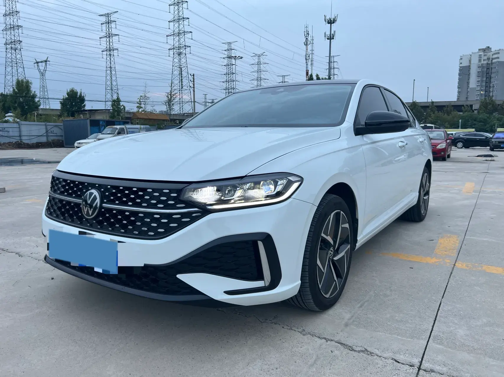 2023 VOLKSWAGEN LAVIDA view 1