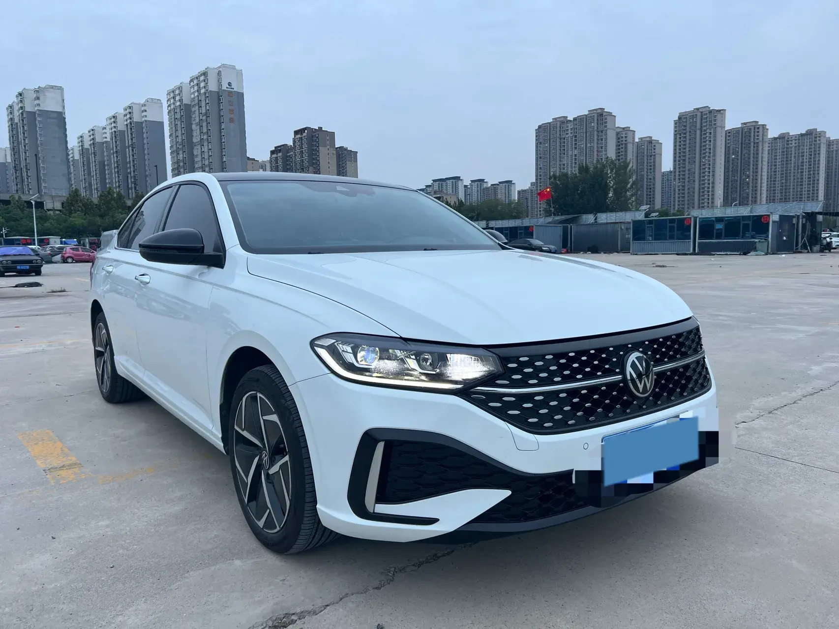 2023 VOLKSWAGEN LAVIDA thumbnail 2