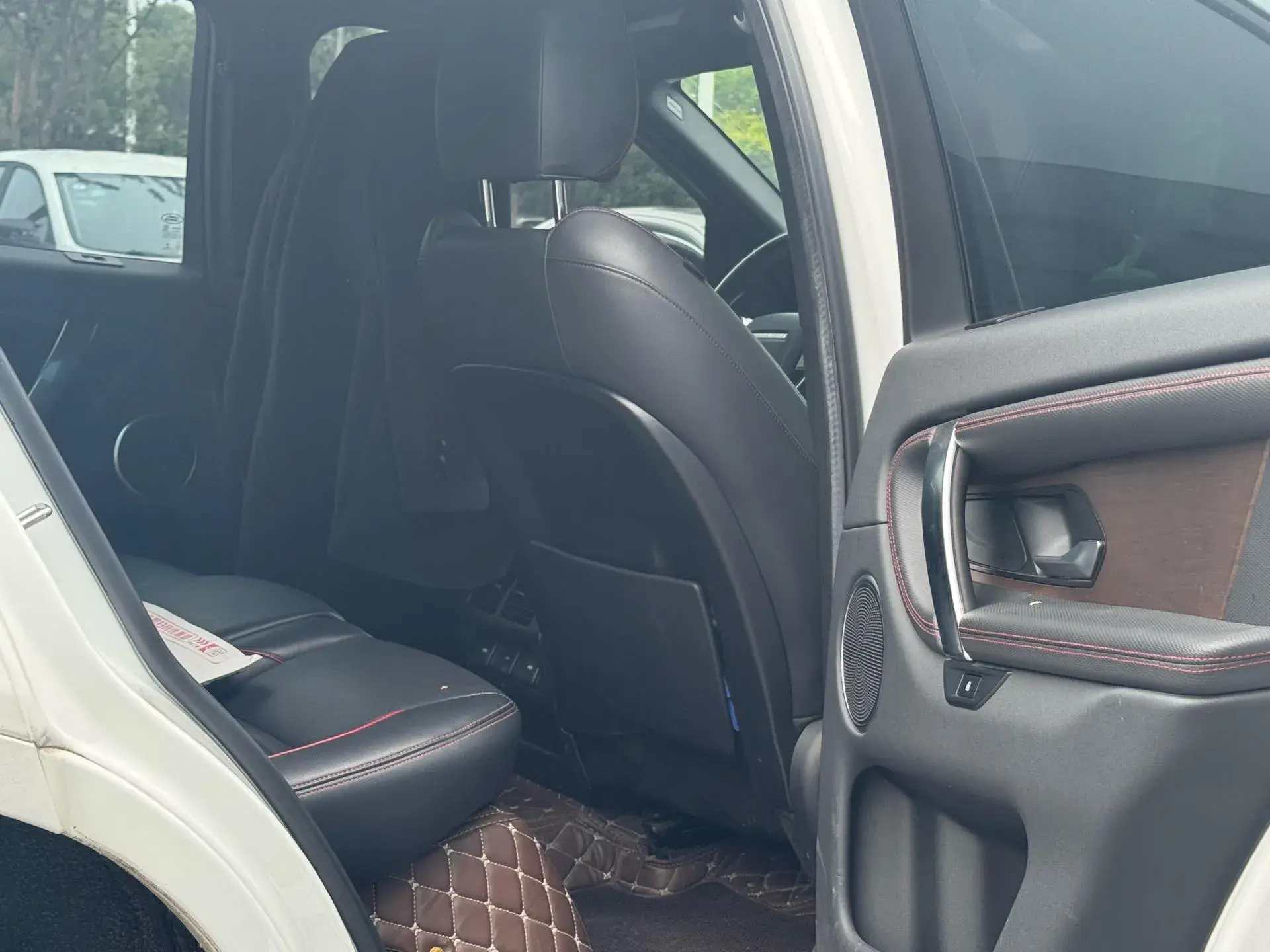 2021 LAND ROVER thumbnail 4